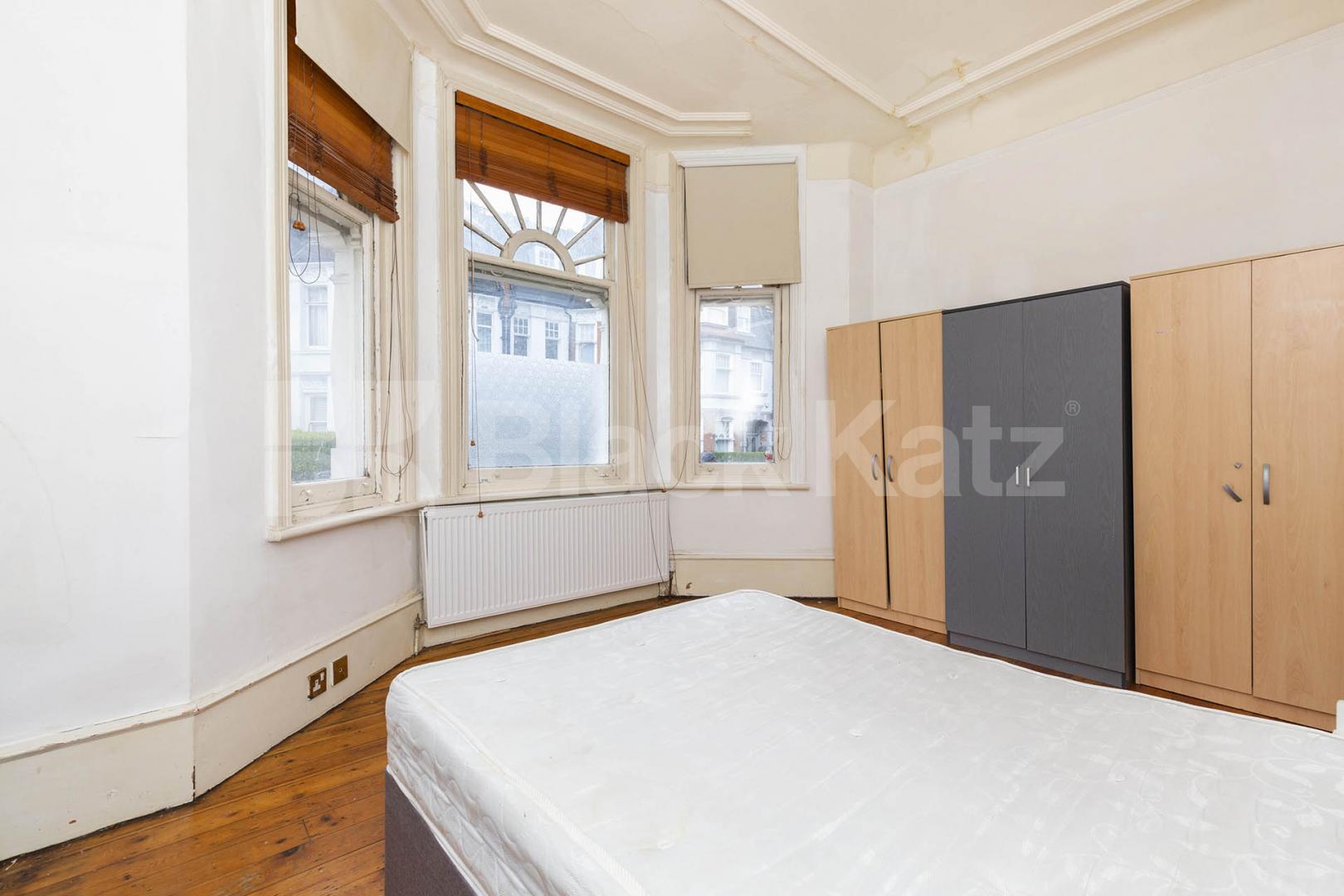 Two double bedrooms set within a period conversion by Belsize Park with a garden Howitt Road, Hampstead - Belsize Park NW3